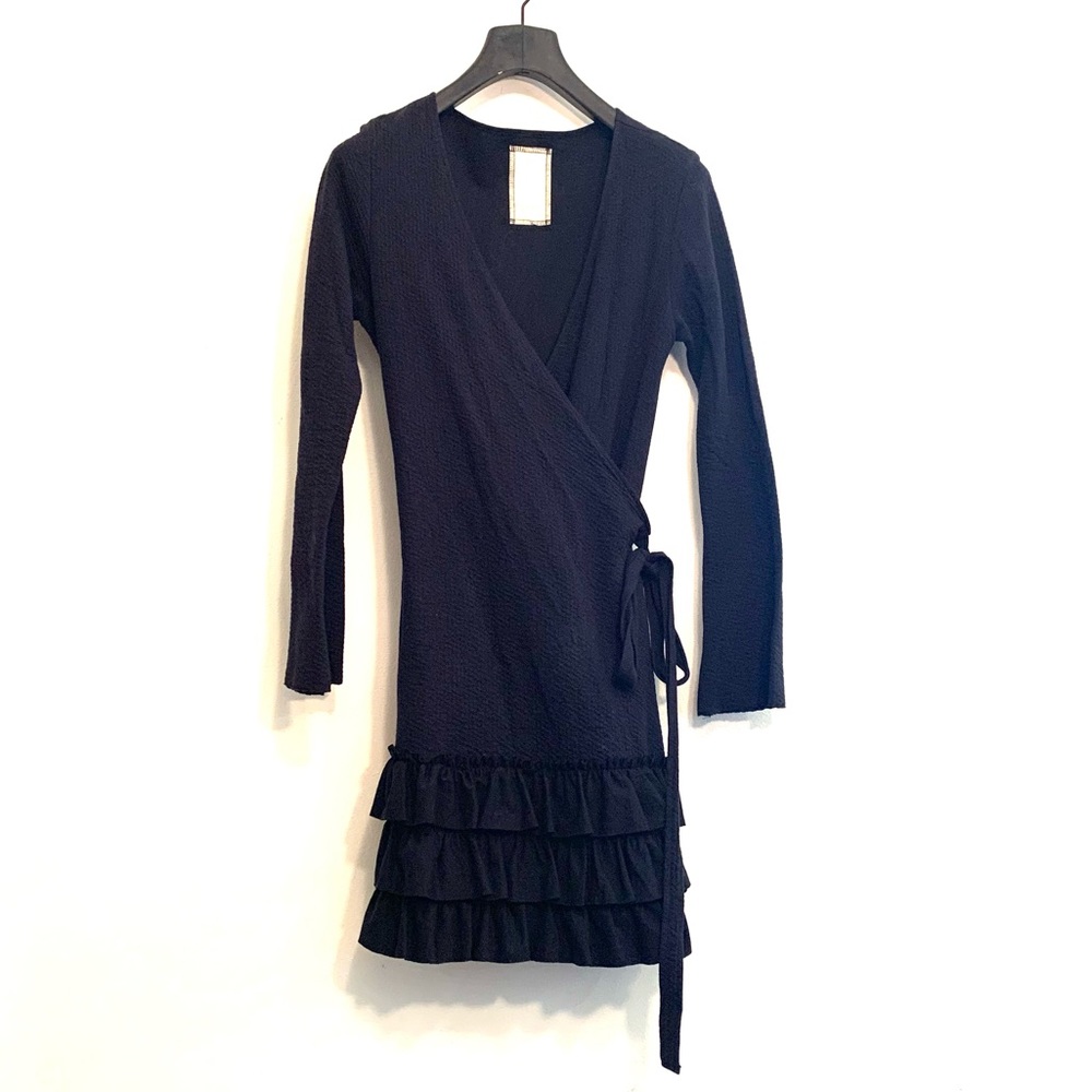 [skin] Navy/Black Ruffle Wrap Dress - Size Medium